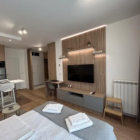 V Park Lux Apartman Belgrad Exterior foto