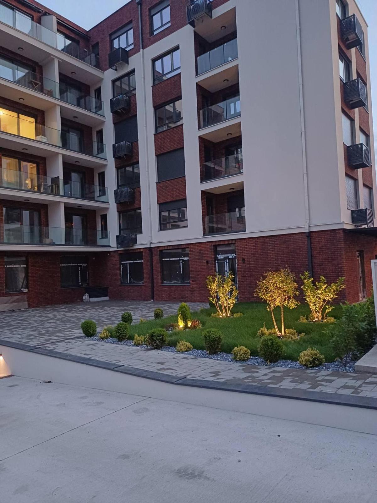 V Park Lux Apartment