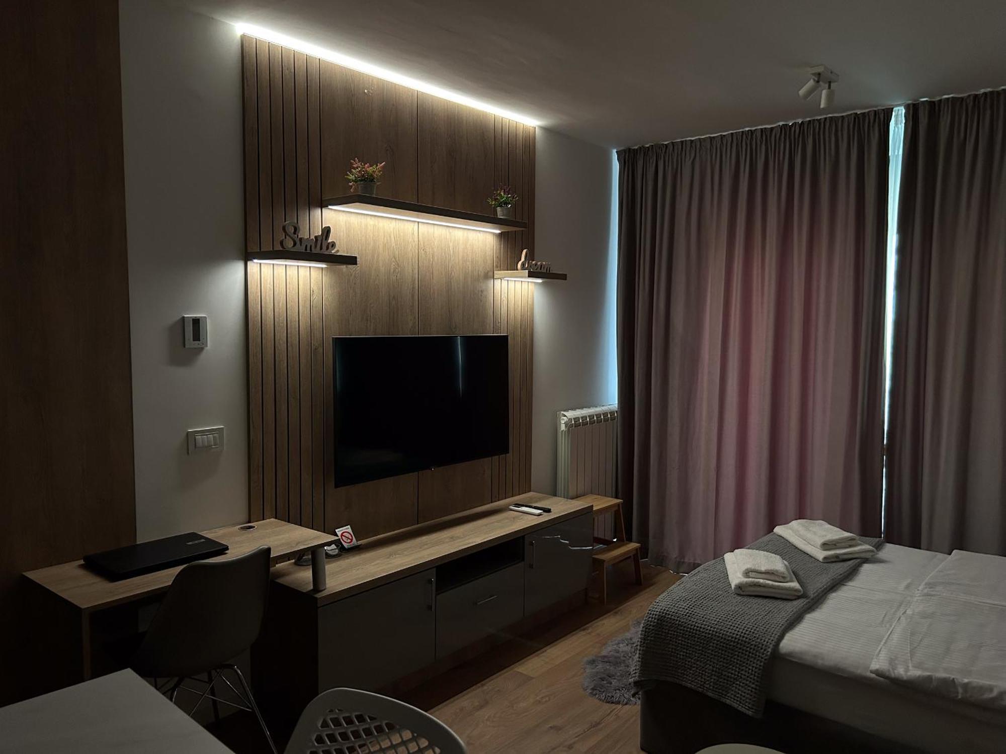 V Park Lux Apartment Belgrade