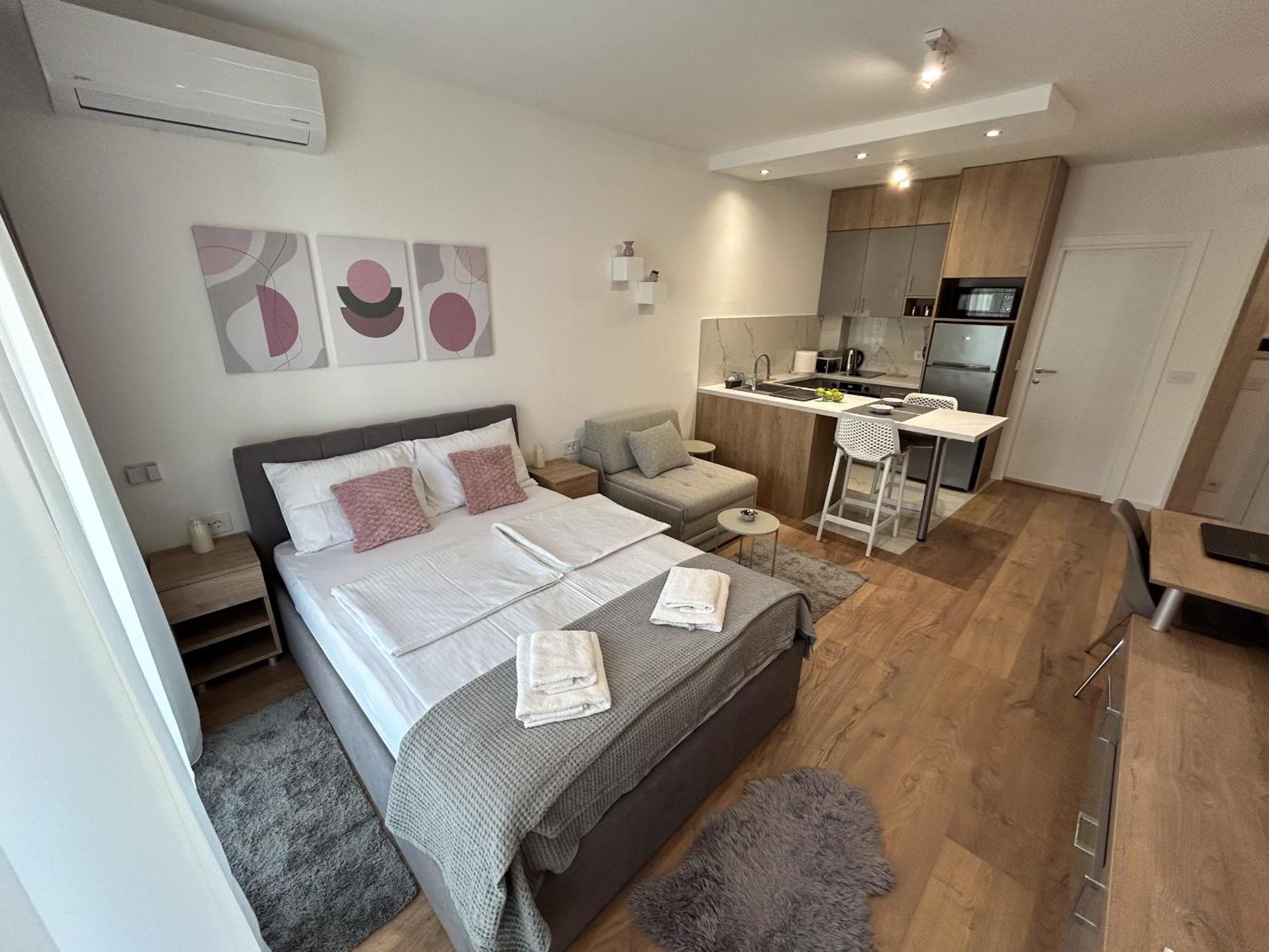 V Park Lux Apartment