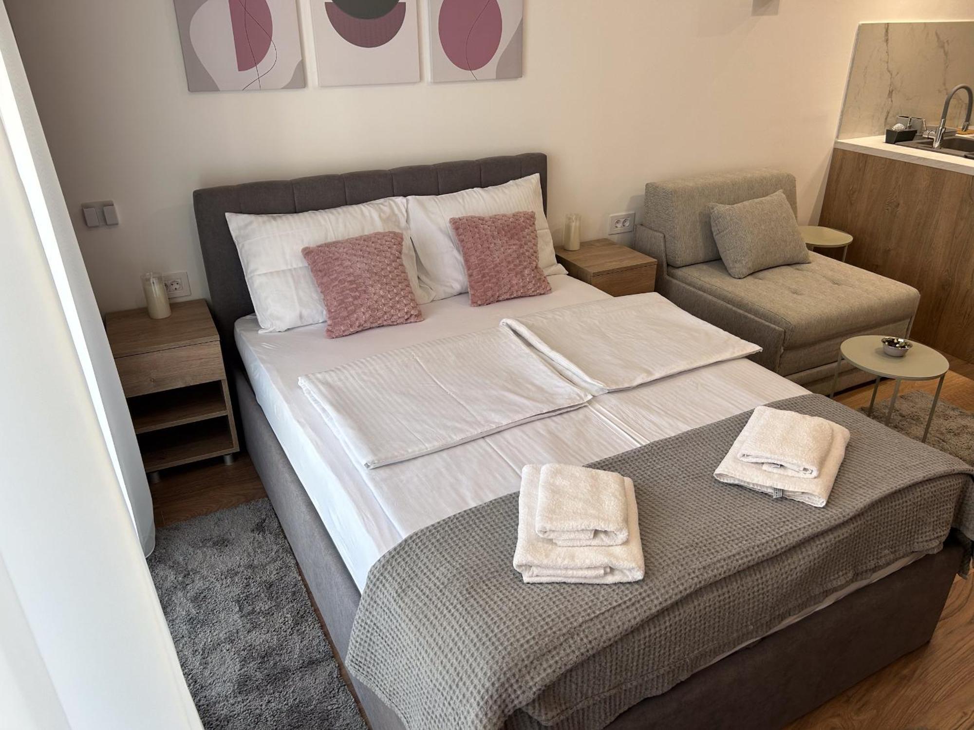 V Park Lux Apartment